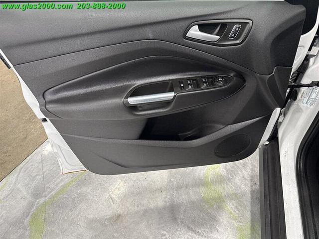 Photo of 2016 Oxford White Ford C-Max Hybrid