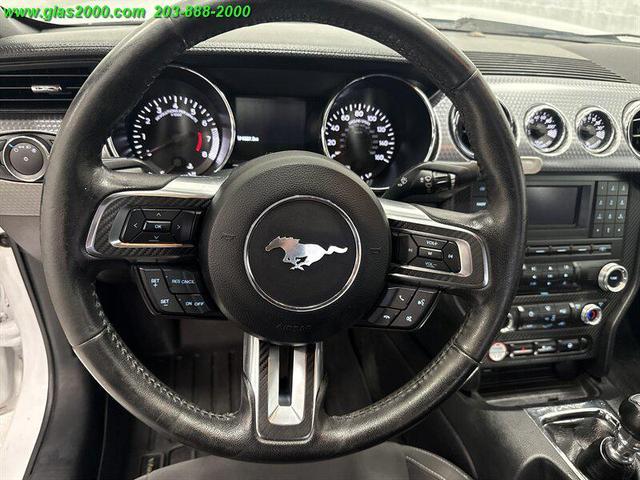 Photo of 2017 Oxford White Ford Mustang