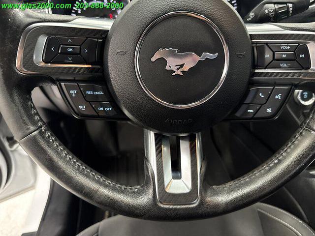 Photo of 2017 Oxford White Ford Mustang