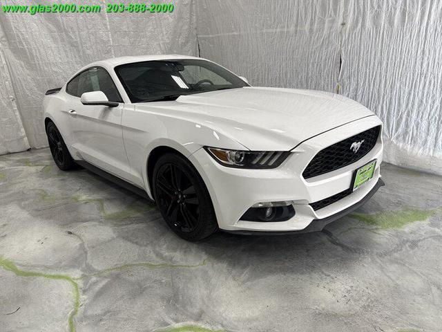 Photo of 2017 Oxford White Ford Mustang