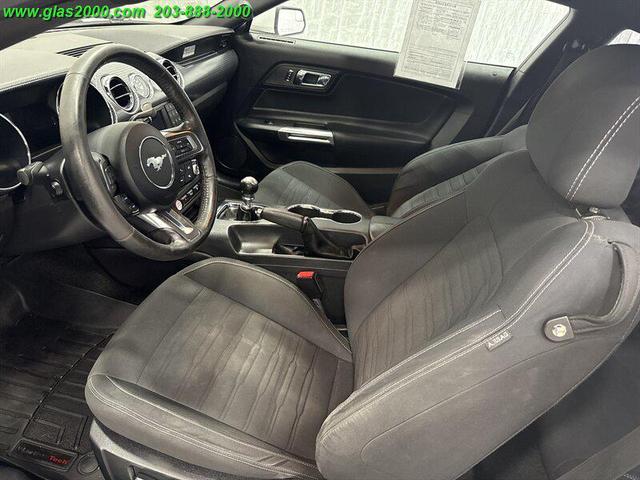 Photo of 2017 Oxford White Ford Mustang
