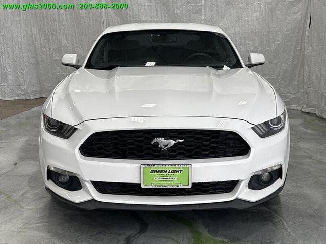 Photo of 2017 Oxford White Ford Mustang