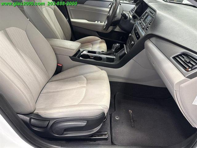 Photo of 2016 Diamond White Pearl Hyundai SONATA Hybrid
