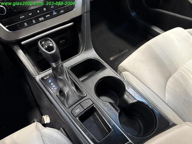 Photo of 2016 Diamond White Pearl Hyundai SONATA Hybrid