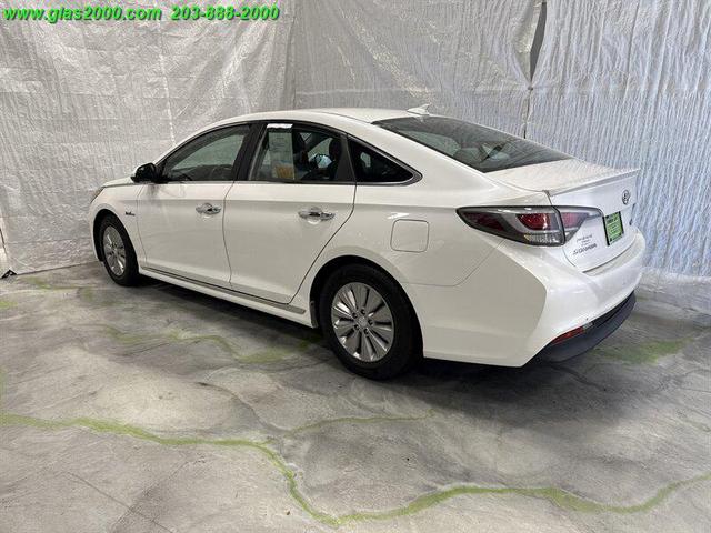 Photo of 2016 Diamond White Pearl Hyundai SONATA Hybrid