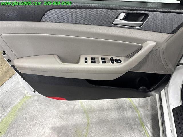Photo of 2016 Diamond White Pearl Hyundai SONATA Hybrid