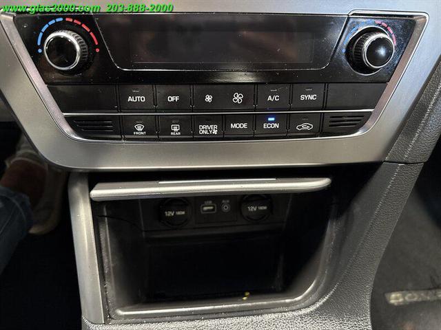 Photo of 2016 Diamond White Pearl Hyundai SONATA Hybrid