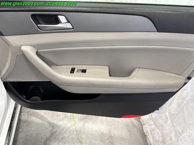 Photo of 2016 Diamond White Pearl Hyundai SONATA Hybrid