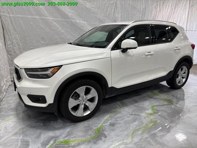2022 Volvo XC40