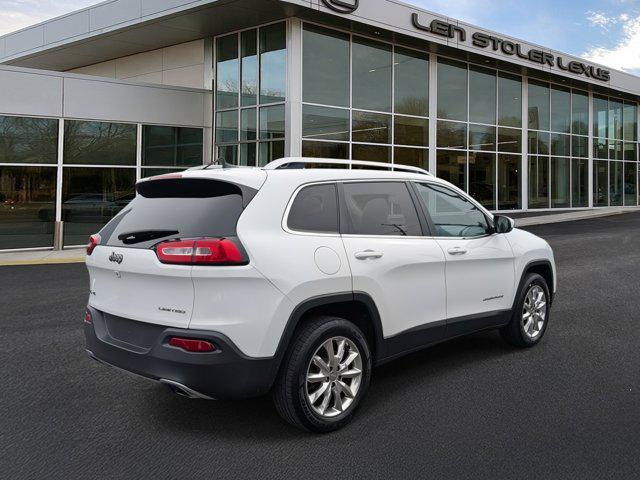 Photo of 2016 Bright White Clearcoat Jeep Cherokee