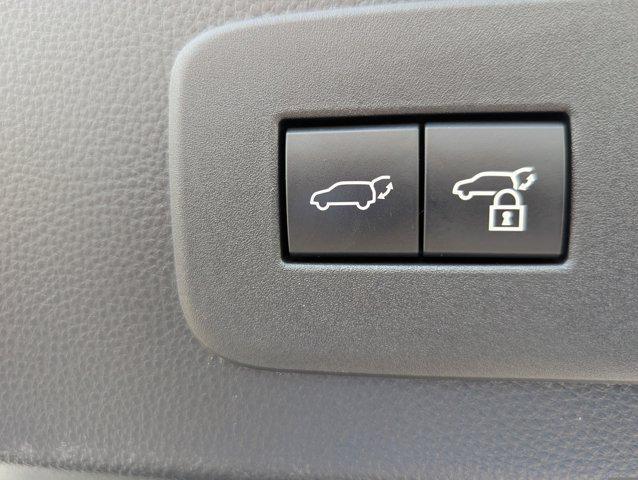Photo of 2024 Eminent White Pearl Lexus GX 550