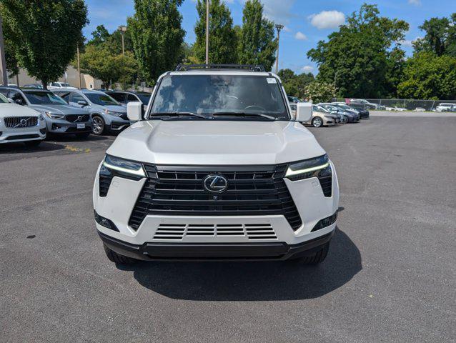 Photo of 2024 Eminent White Pearl Lexus GX 550