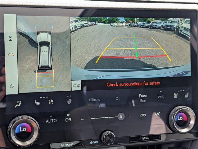 Photo of 2024 Eminent White Pearl Lexus GX 550