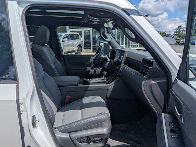 Photo of 2024 Eminent White Pearl Lexus GX 550