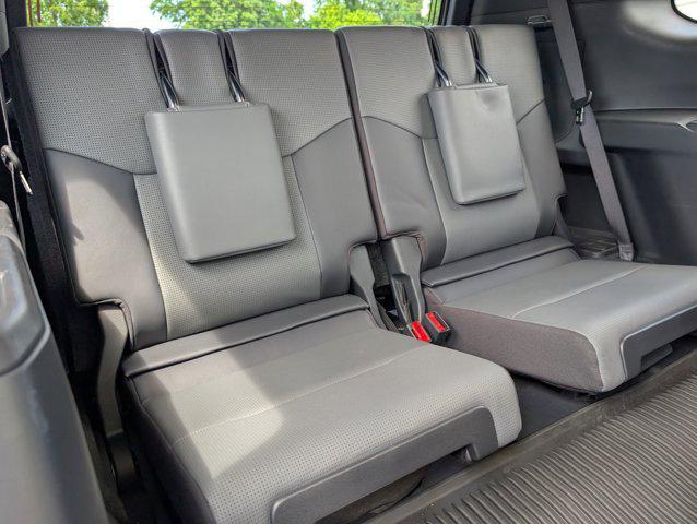 Photo of 2024 Eminent White Pearl Lexus GX 550