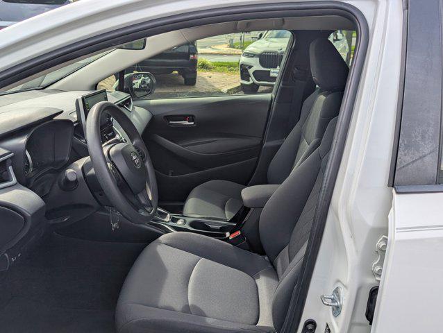 Photo of 2021 Super White Toyota Corolla