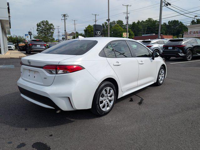 Photo of 2021 Super White Toyota Corolla