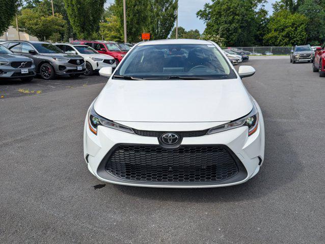 Photo of 2021 Super White Toyota Corolla