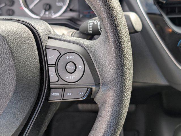 Photo of 2021 Super White Toyota Corolla