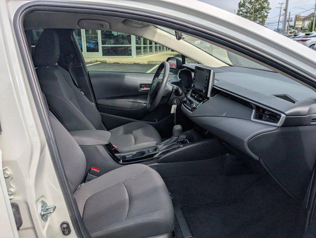 Photo of 2021 Super White Toyota Corolla