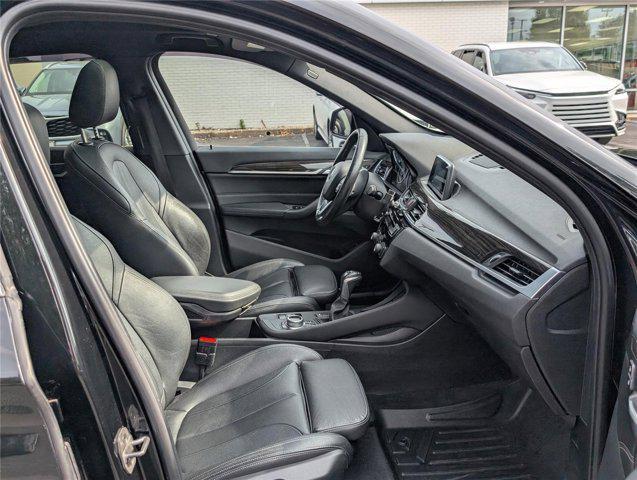 Photo of 2018 Black Sapphire Metallic BMW X1