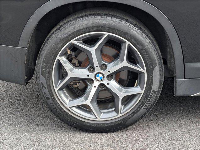 Photo of 2018 Black Sapphire Metallic BMW X1
