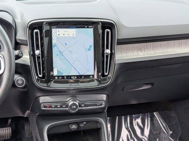 Photo of 2023 Thunder Grey Metallic Volvo XC40