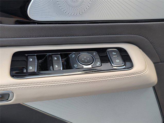 Photo of 2023 Infinite Black Metallic Clearcoat Lincoln Aviator
