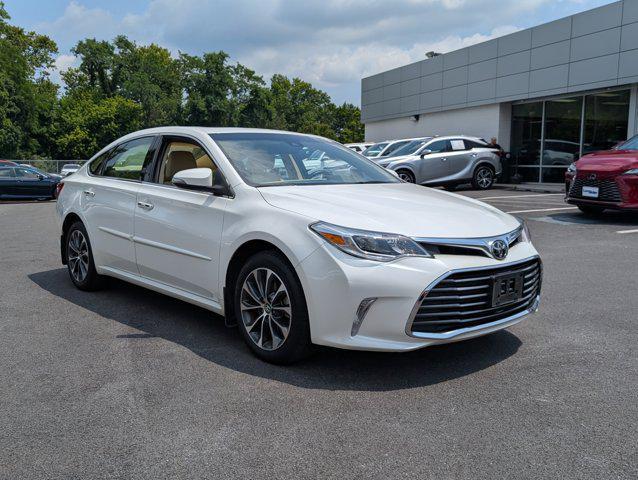Photo of 2018 Blizzard Pearl Toyota Avalon