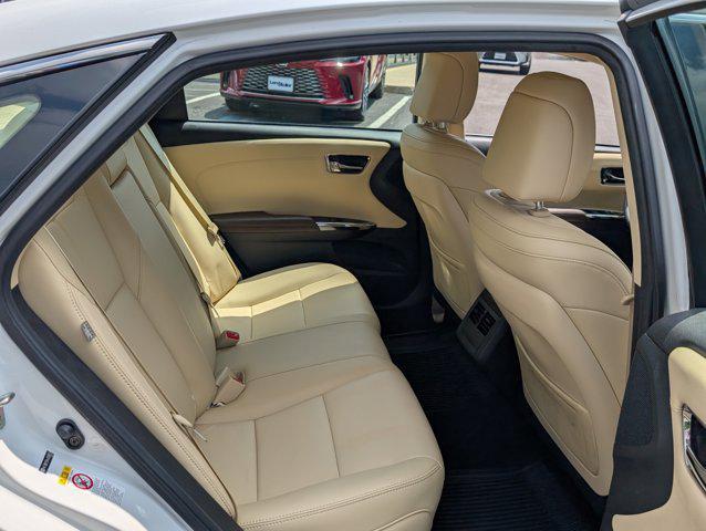 Photo of 2018 Blizzard Pearl Toyota Avalon