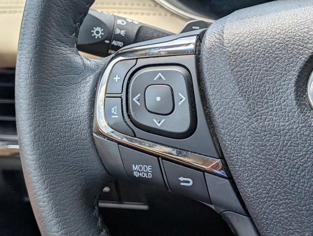 Photo of 2018 Blizzard Pearl Toyota Avalon