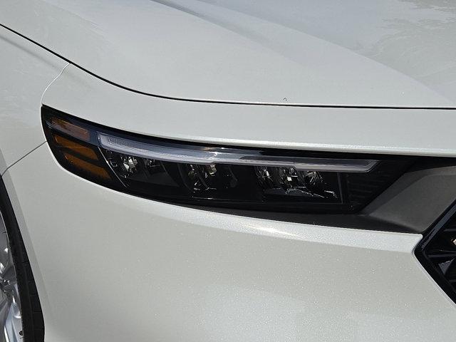 Photo of 2025 Platinum White Pearl Honda Accord