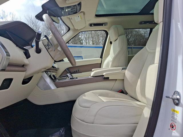 Photo of 2023 Fuji White   1Aa Land Rover Range Rover