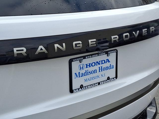 Photo of 2023 Fuji White   1Aa Land Rover Range Rover