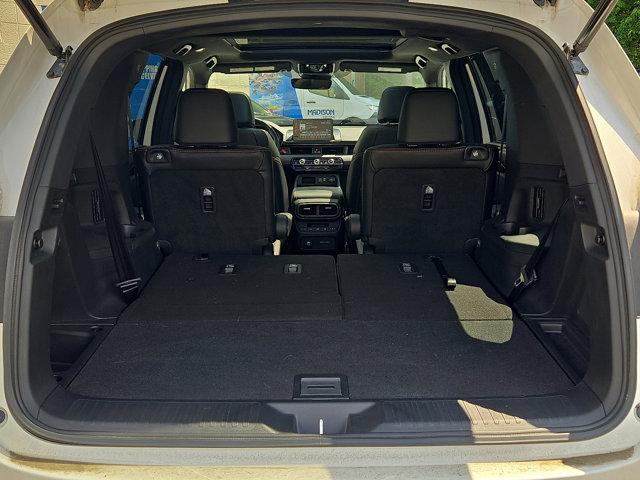 Photo of 2023 Platinum White Pearl   Wx Honda Pilot