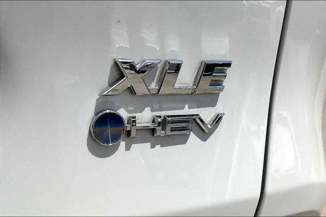 Photo of 2025 Wind Chill Pearl Toyota RAV4 Hybrid