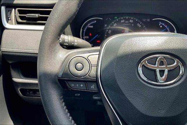 Photo of 2025 Wind Chill Pearl Toyota RAV4 Hybrid