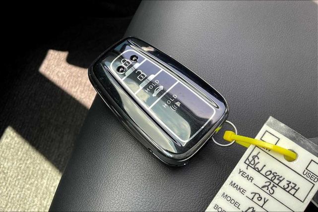Photo of 2025 Wind Chill Pearl Toyota RAV4 Hybrid