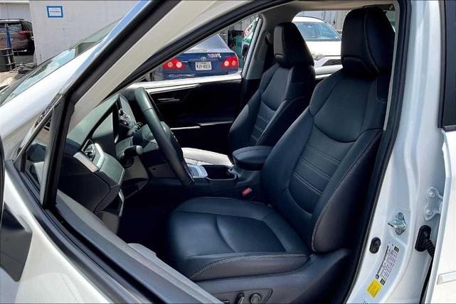 Photo of 2025 Wind Chill Pearl Toyota RAV4 Hybrid