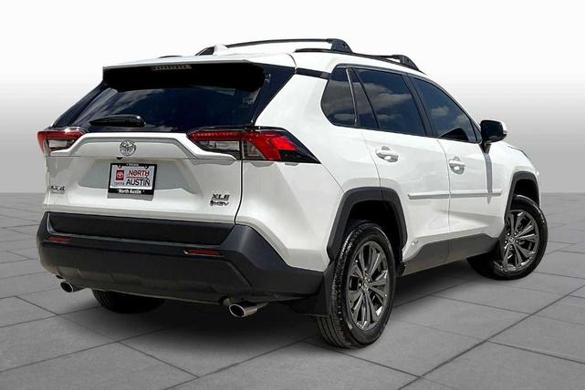 Photo of 2025 Wind Chill Pearl Toyota RAV4 Hybrid