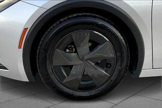 Photo of 2024 CUTTING EDGE Toyota Prius