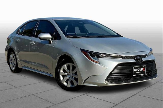 Photo of 2025 Classic Silver Metallic Toyota Corolla