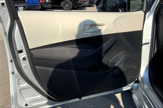Photo of 2025 Classic Silver Metallic Toyota Corolla