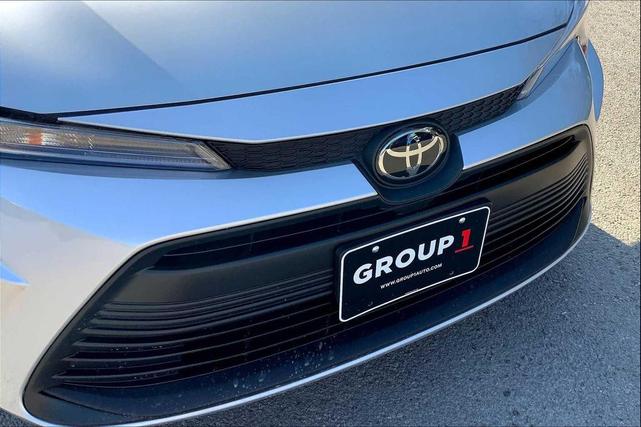 Photo of 2025 Classic Silver Metallic Toyota Corolla