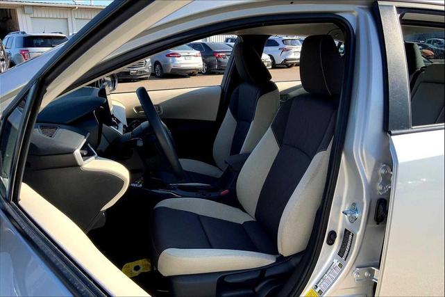 Photo of 2025 Classic Silver Metallic Toyota Corolla