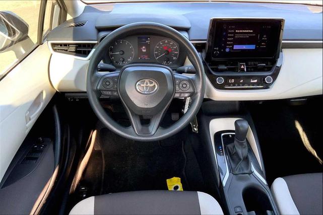 Photo of 2025 Classic Silver Metallic Toyota Corolla