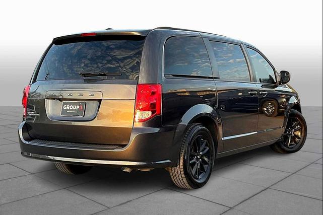 Photo of 2020 Granite Pearlcoat Dodge Grand Caravan