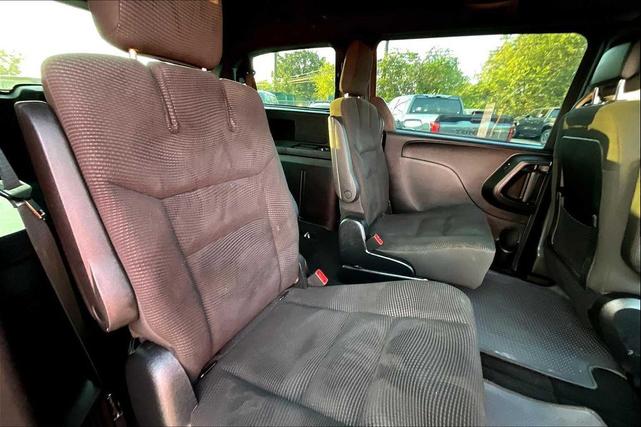 Photo of 2020 Granite Pearlcoat Dodge Grand Caravan