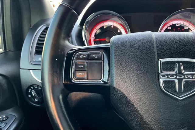 Photo of 2020 Granite Pearlcoat Dodge Grand Caravan