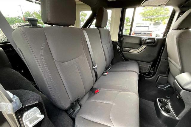 Photo of 2016 Black Clearcoat Jeep Wrangler Unlimited